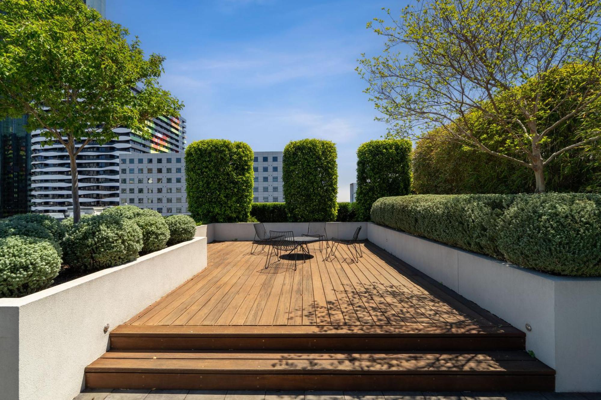 The Eminence Apartments By Cllix Melbourne City Exterior foto