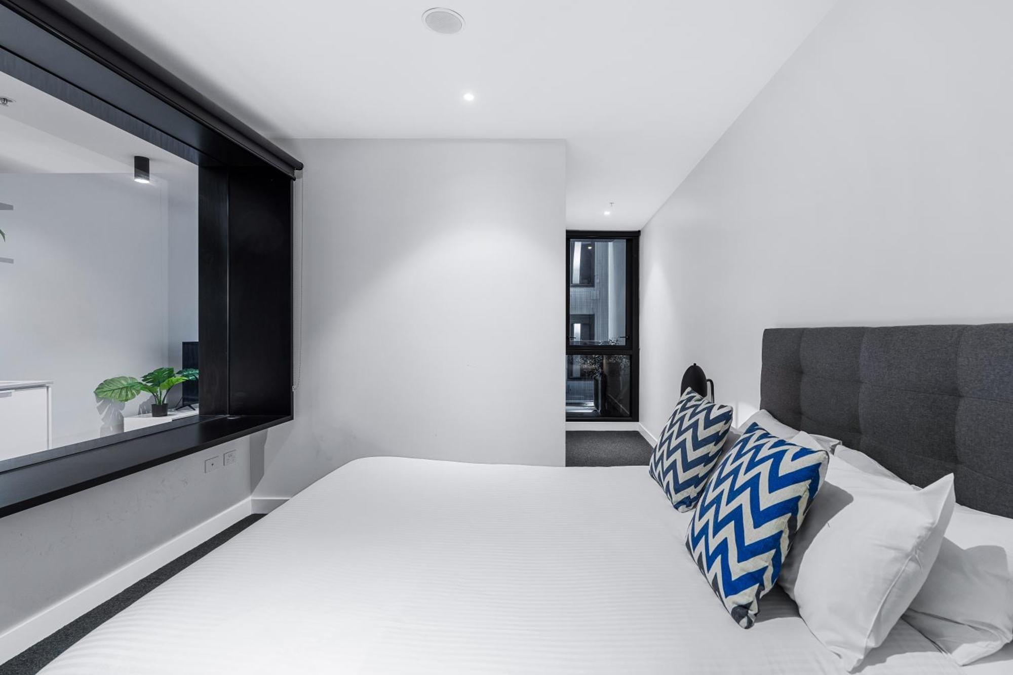 The Eminence Apartments By Cllix Melbourne City Exterior foto